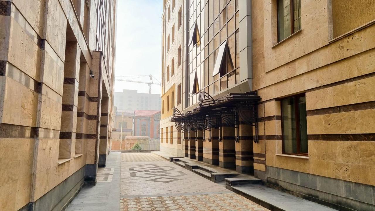 Olympavan Hotel Jereván Kültér fotó