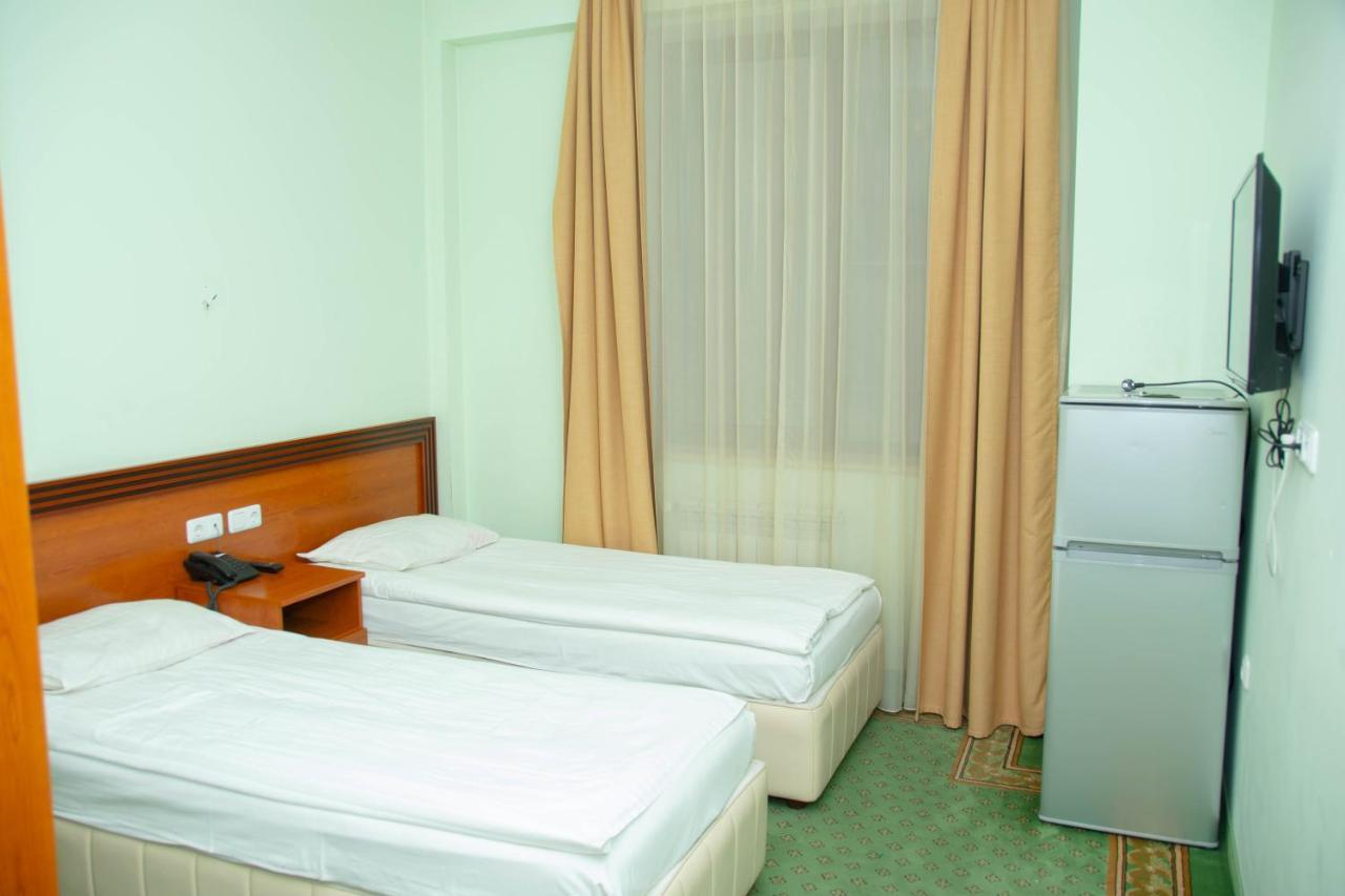 Olympavan Hotel Jereván Kültér fotó