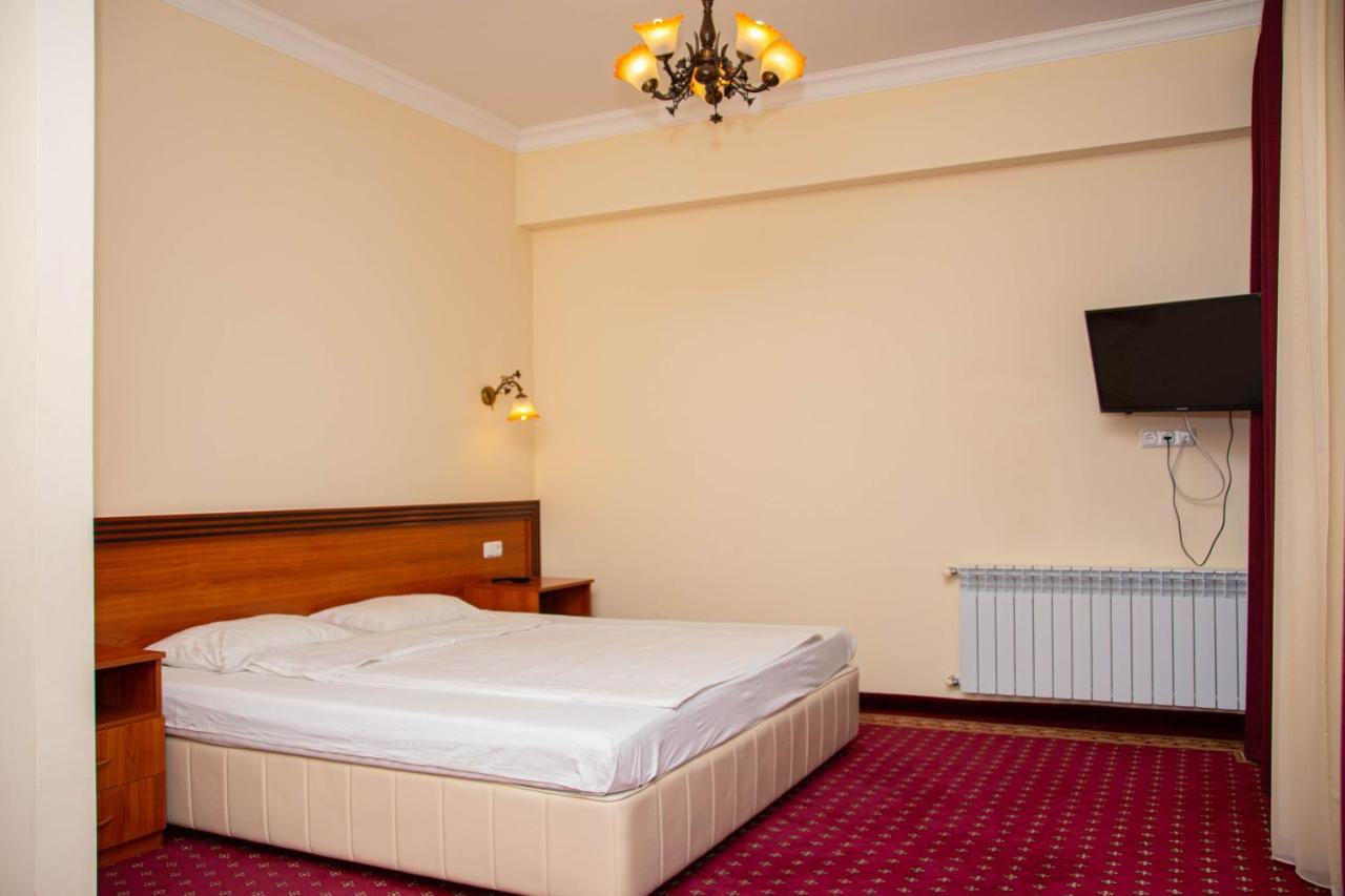 Olympavan Hotel Jereván Kültér fotó