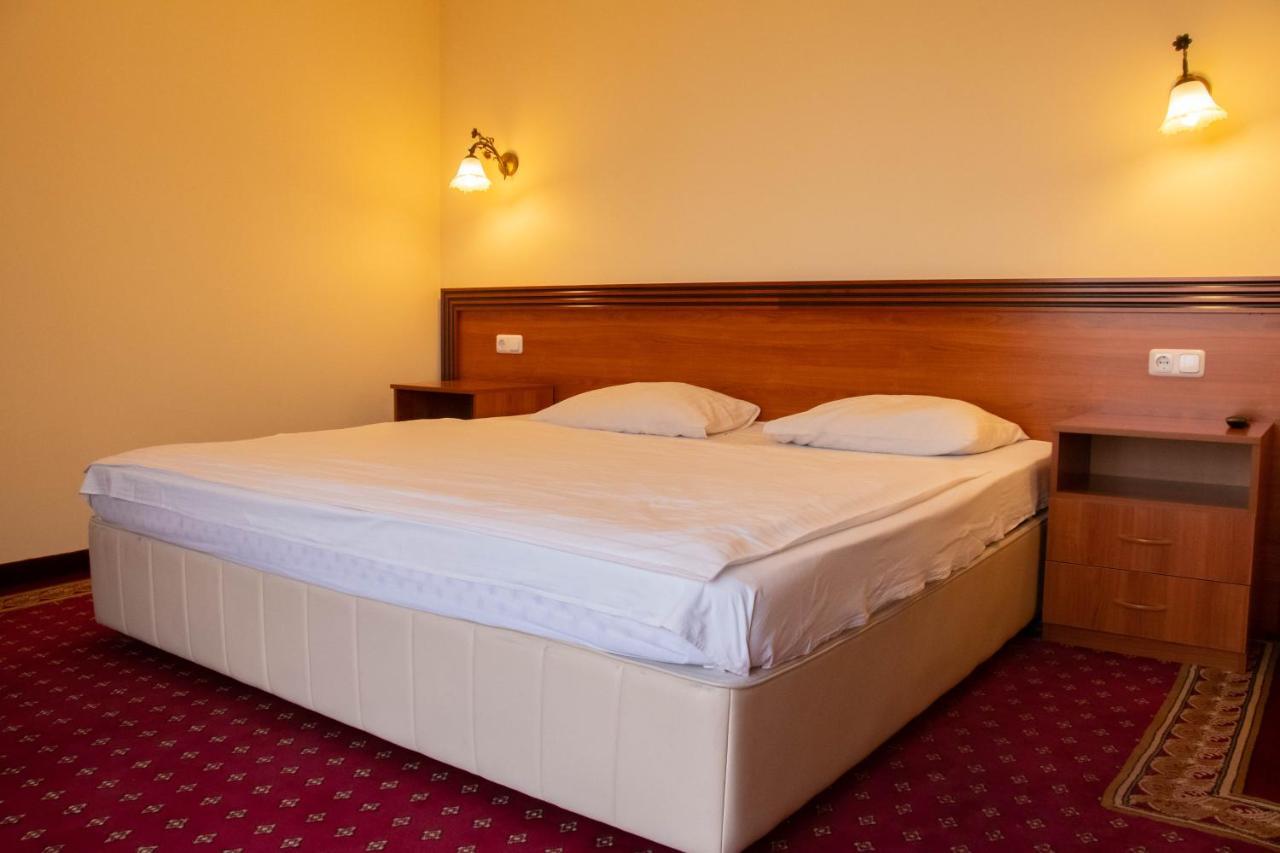 Olympavan Hotel Jereván Kültér fotó