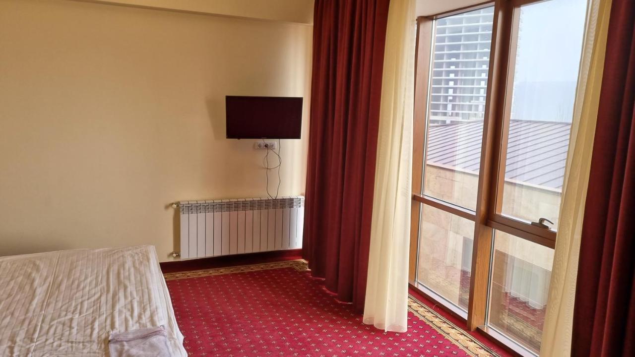 Olympavan Hotel Jereván Kültér fotó
