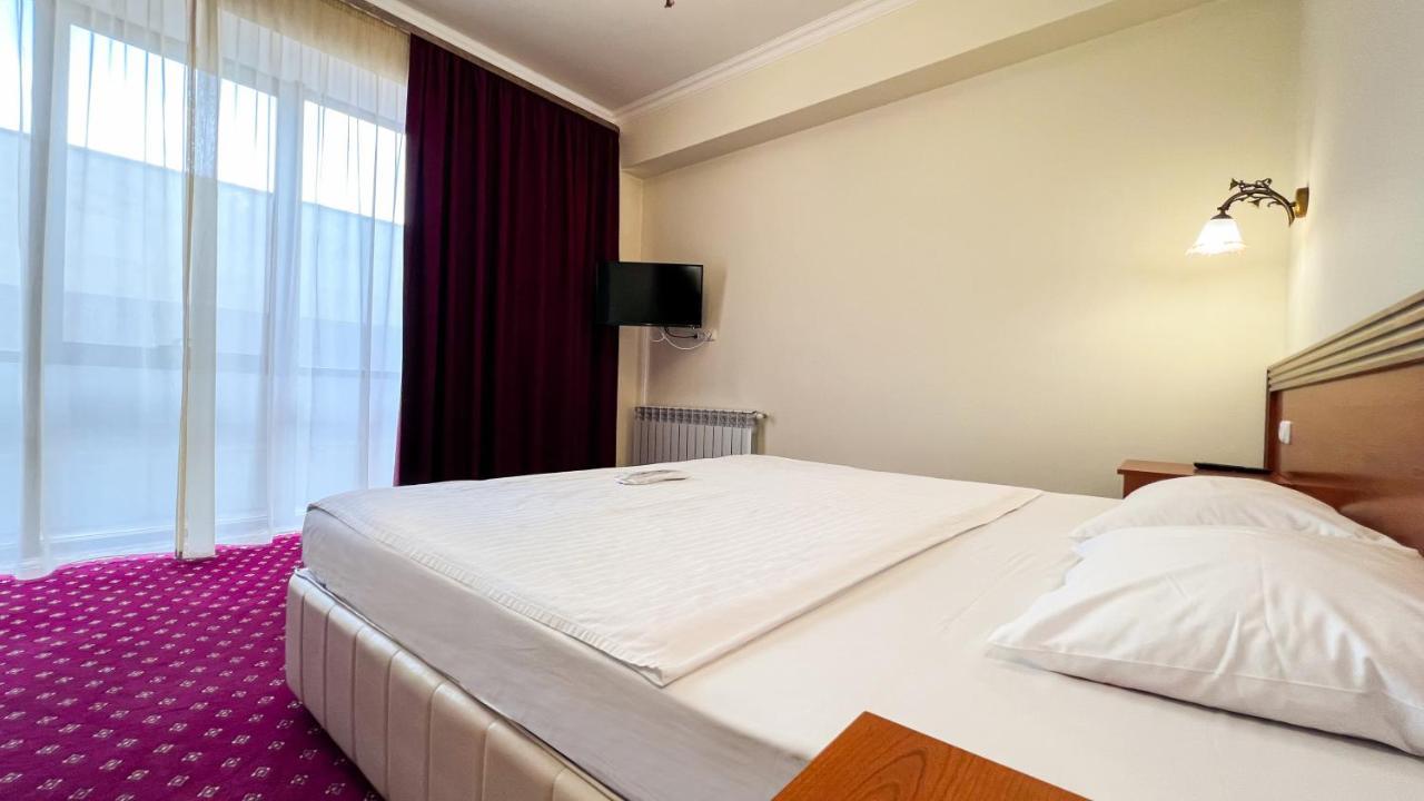 Olympavan Hotel Jereván Kültér fotó