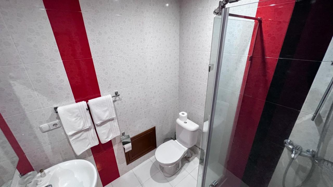 Olympavan Hotel Jereván Kültér fotó