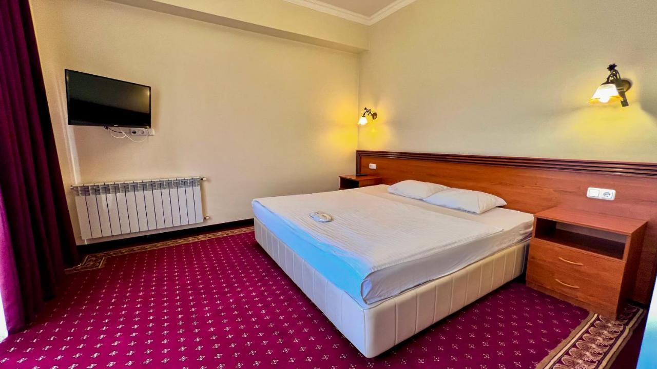 Olympavan Hotel Jereván Kültér fotó